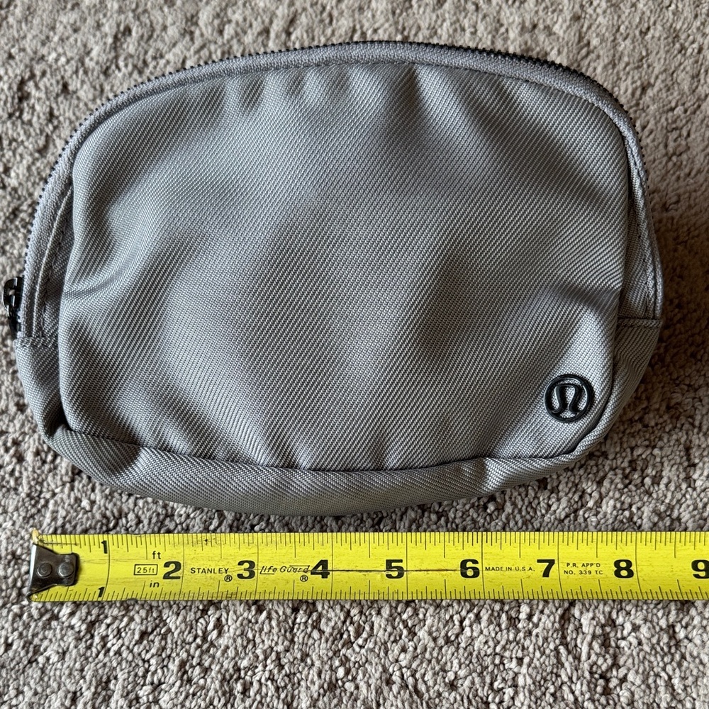 Lululemon Everywhere Belt Bag